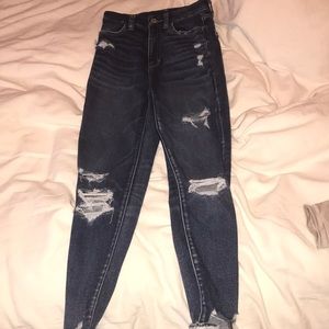size 00 American eagle ripped jeans!!